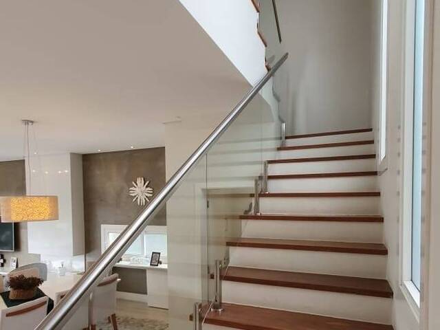 #1501 - Casa para Venda em Carapicuíba - SP