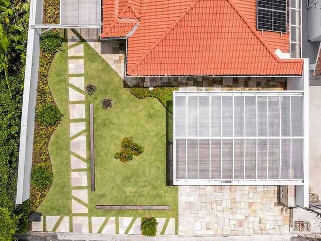 #1073 - Casa para Venda em Carapicuíba - SP
