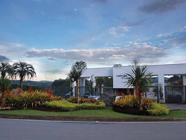 #725 - Casa para Venda em Cotia - SP - 2